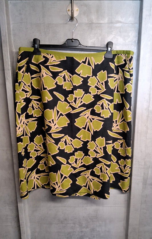 Laura Ashley Black & Green Floral Midi Skirt – Size 20 – Linen Blend
