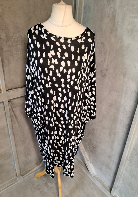 Studio Black & White Animal Print Oversized Midi Dress – Size 16/18