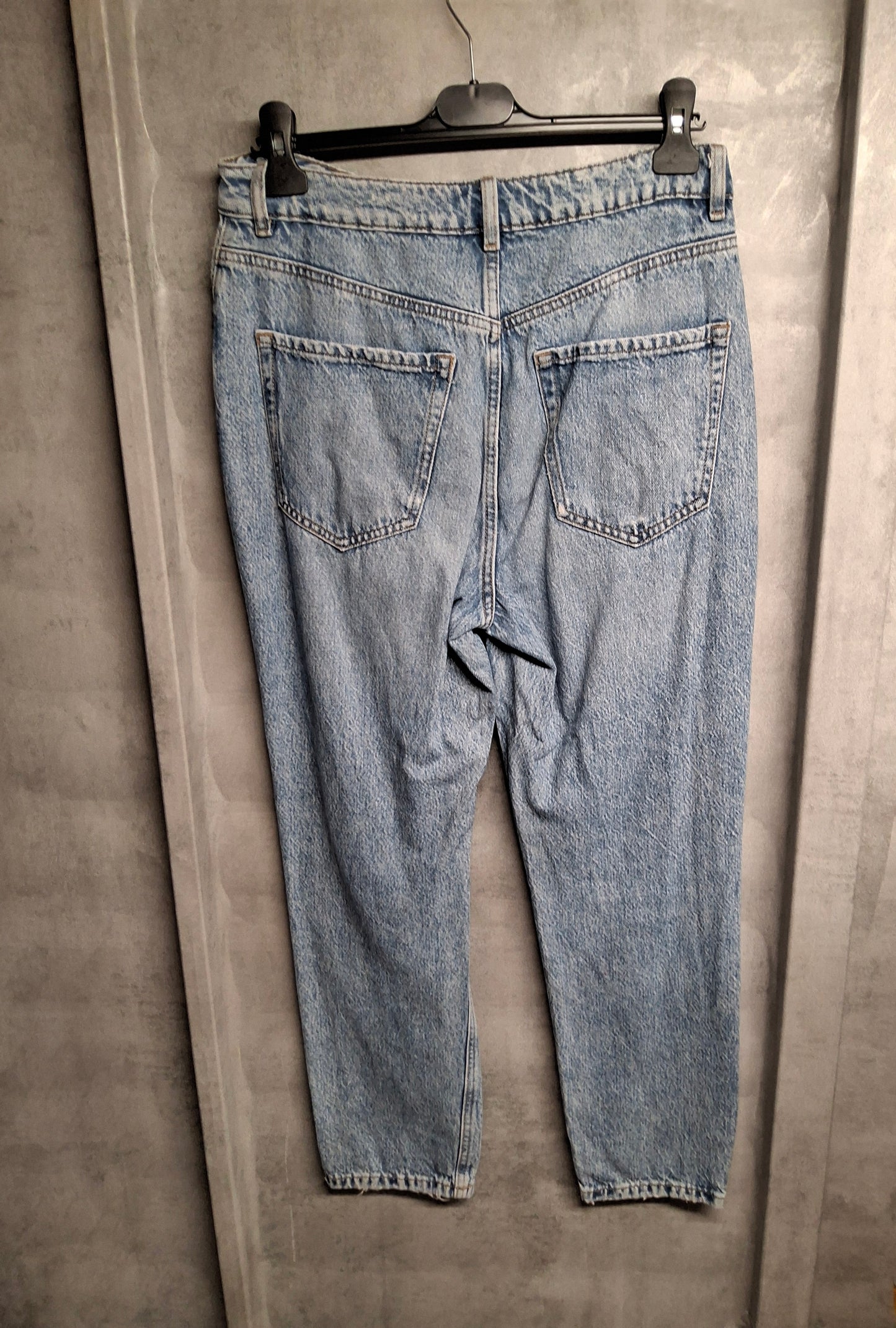 Dynamite ‘Claudia’ Distressed High-Waist Slim Jeans – Size 8 – Effortless Edge