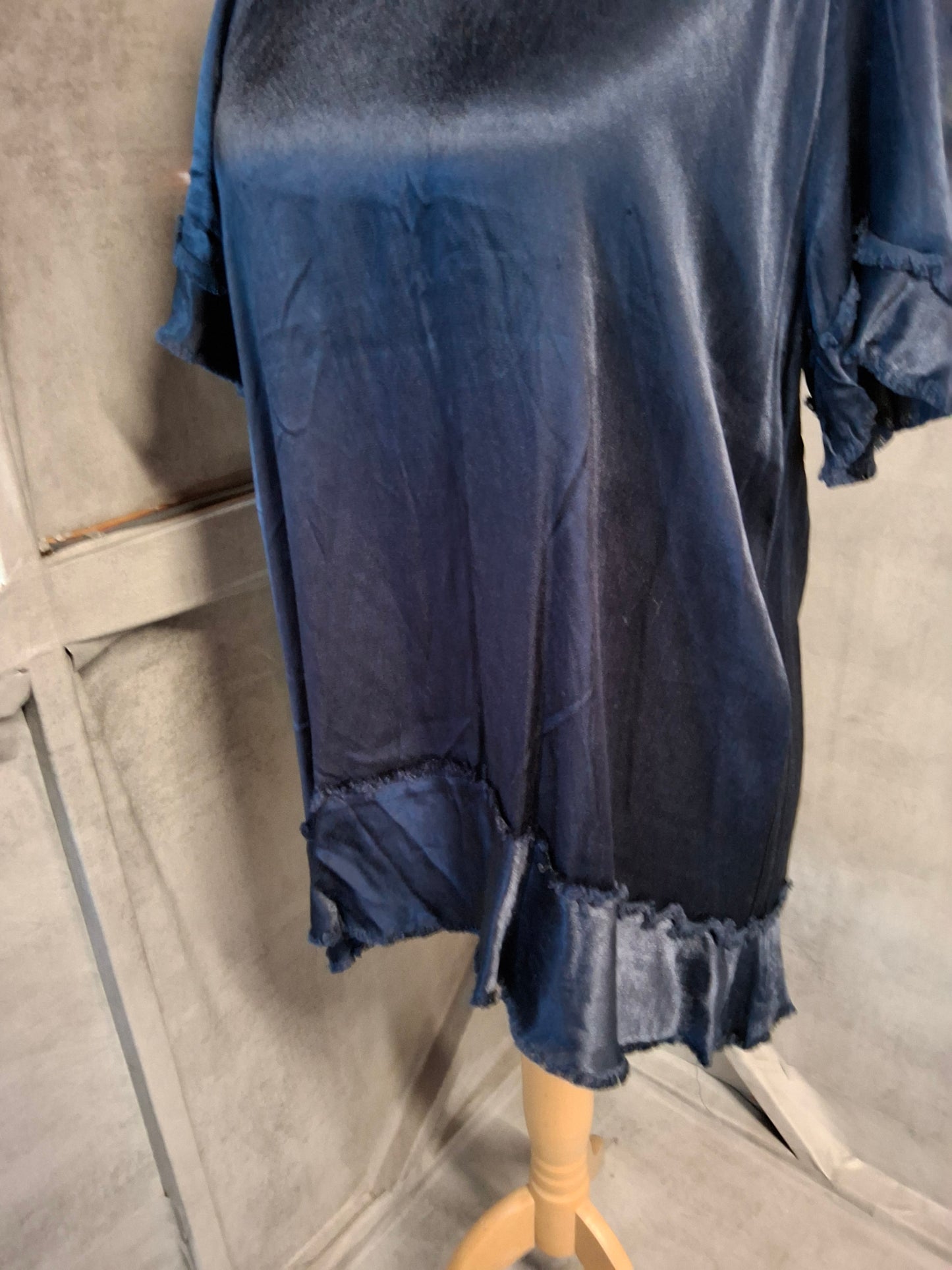 Milla Navy Silky-Look Frill Sleeve Top – Size L (size 12/14) – Floaty & Effortlessly Elegant