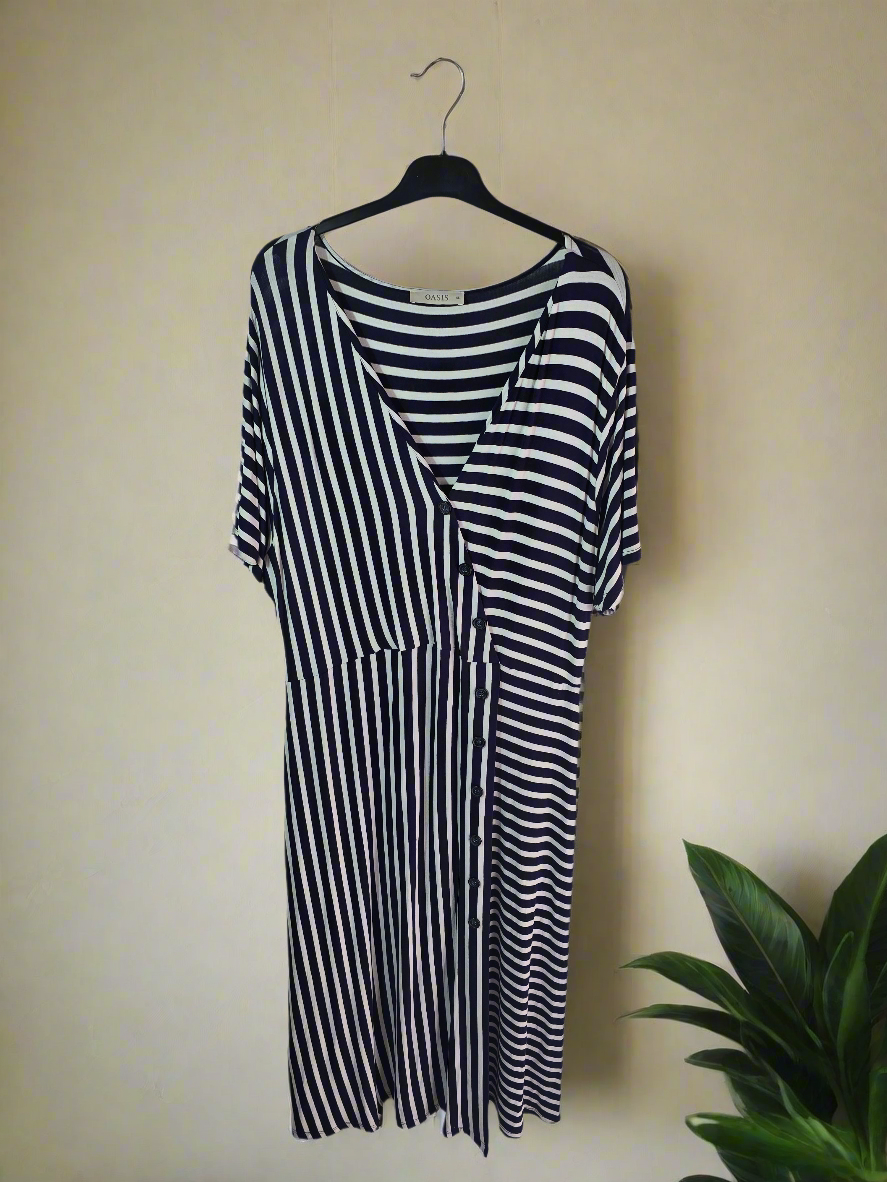 Oasis Navy & White Striped Short Sleeved Maxi Dress Sixe XL 14/16