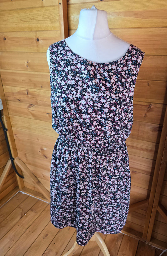 🌸 New Look Y2K Floral Knee-Length Dress – Size 14 🌸