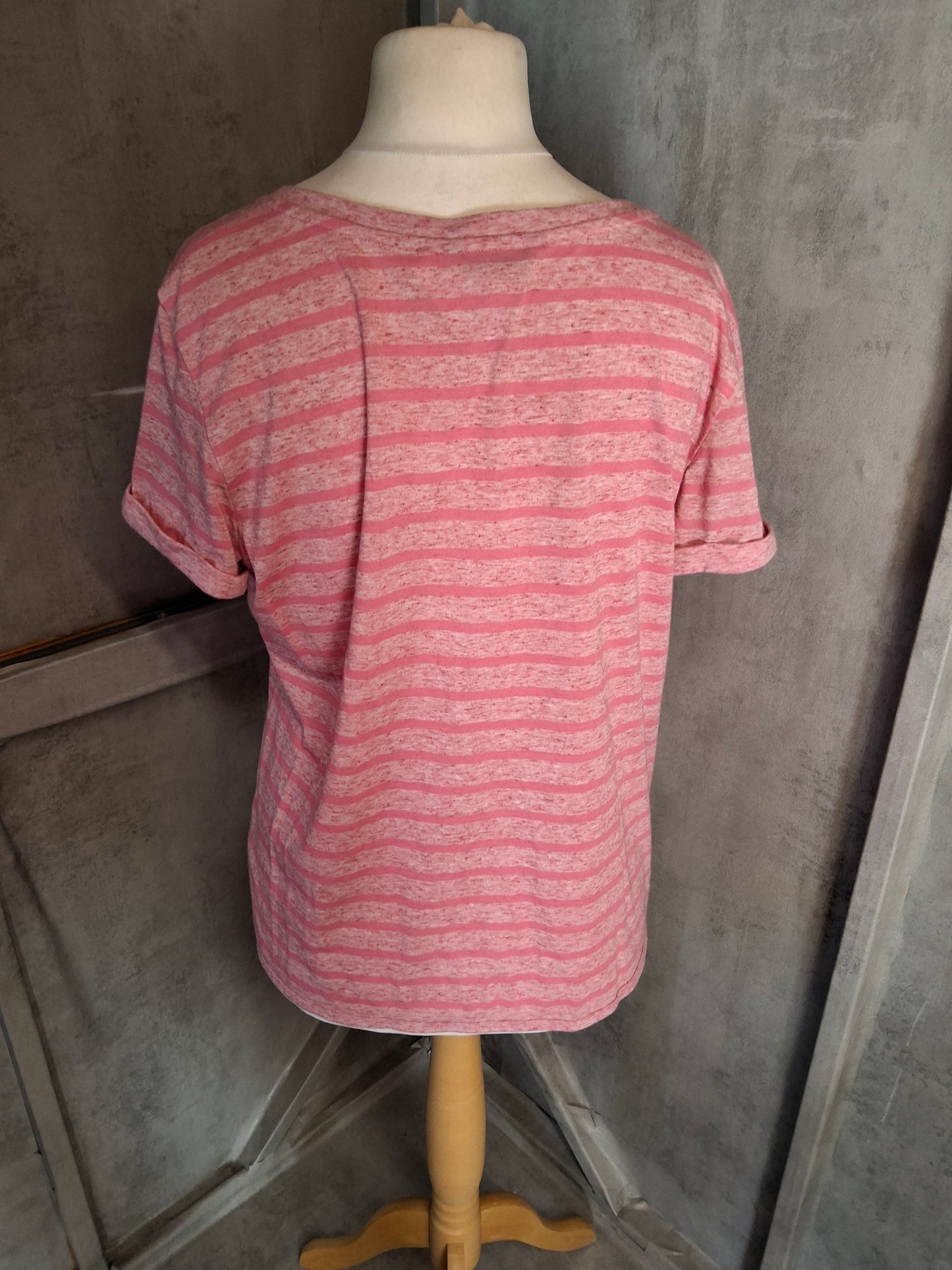 Marks & Spencer Pink Striped V-Neck T-Shirt – Size 16 – “Je T’aime” Print