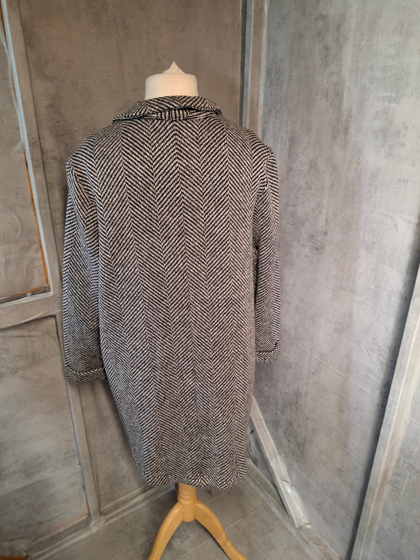 Matalan Black & Grey Midi Blazer Jacket – Size 18