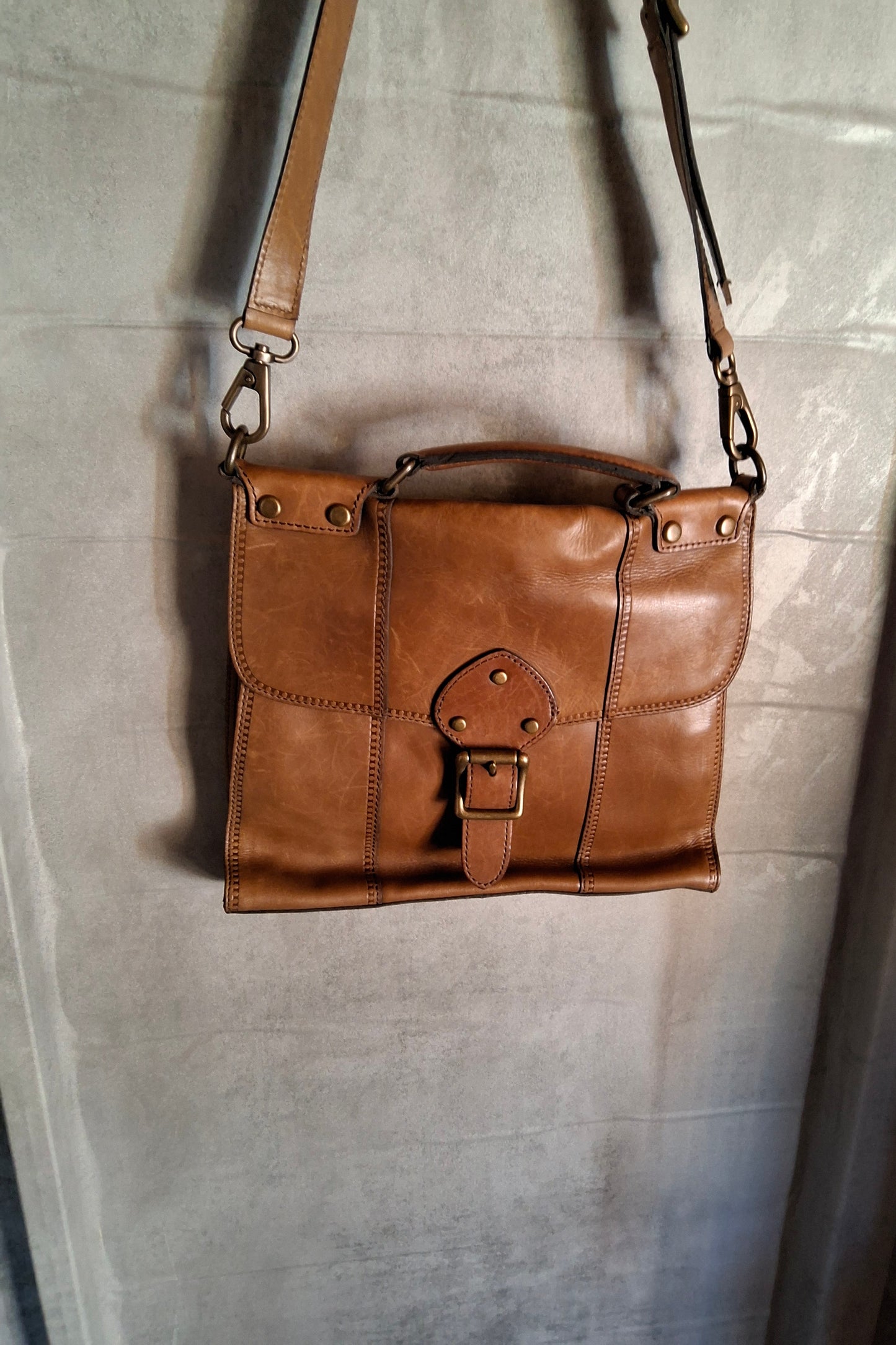 Fossil Brown Leather Satchel Bag – Adjustable Strap & Handle
