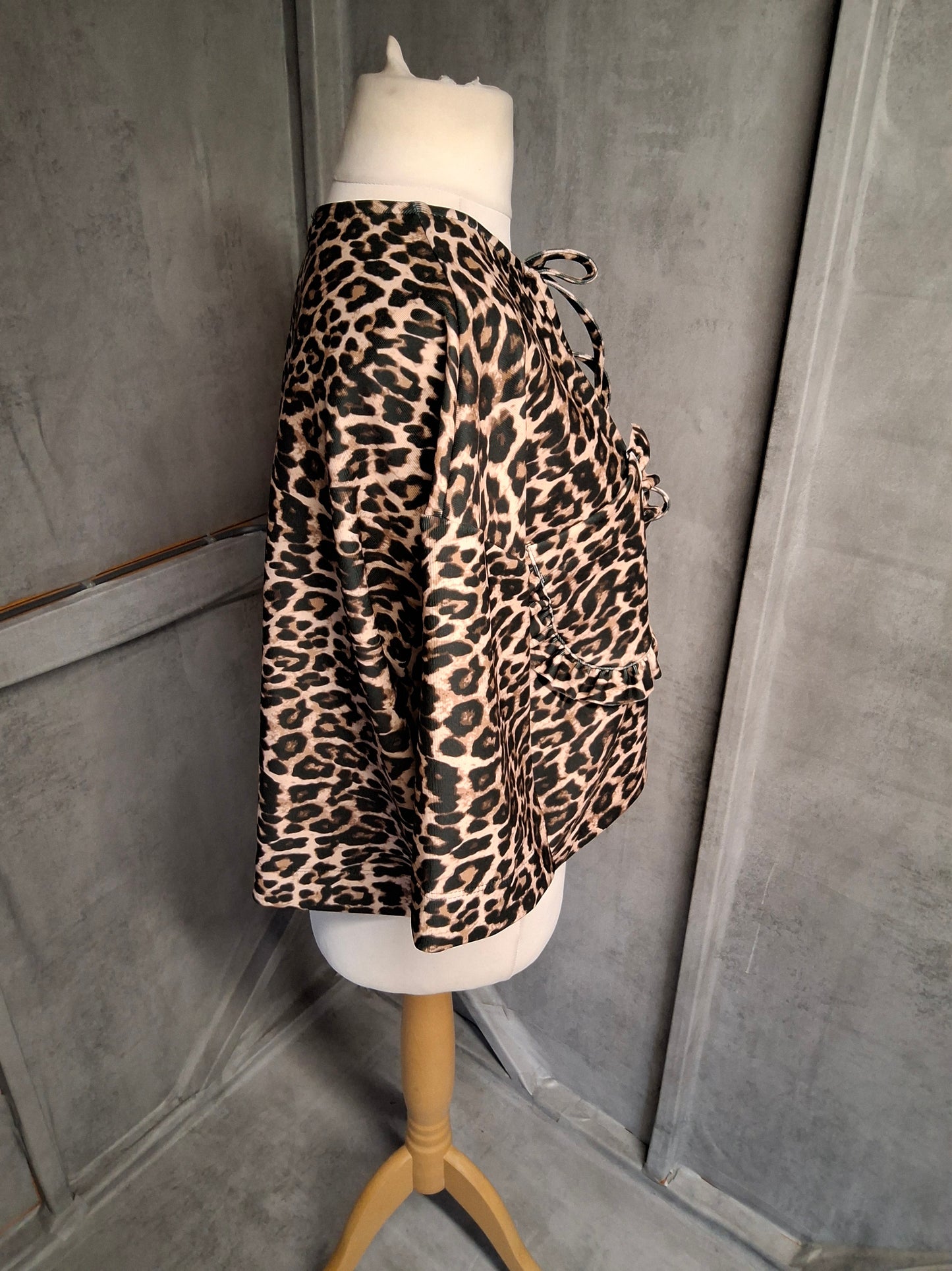 ASOS Leopard Print Tie-Front Top – Size 16/18 – NWT