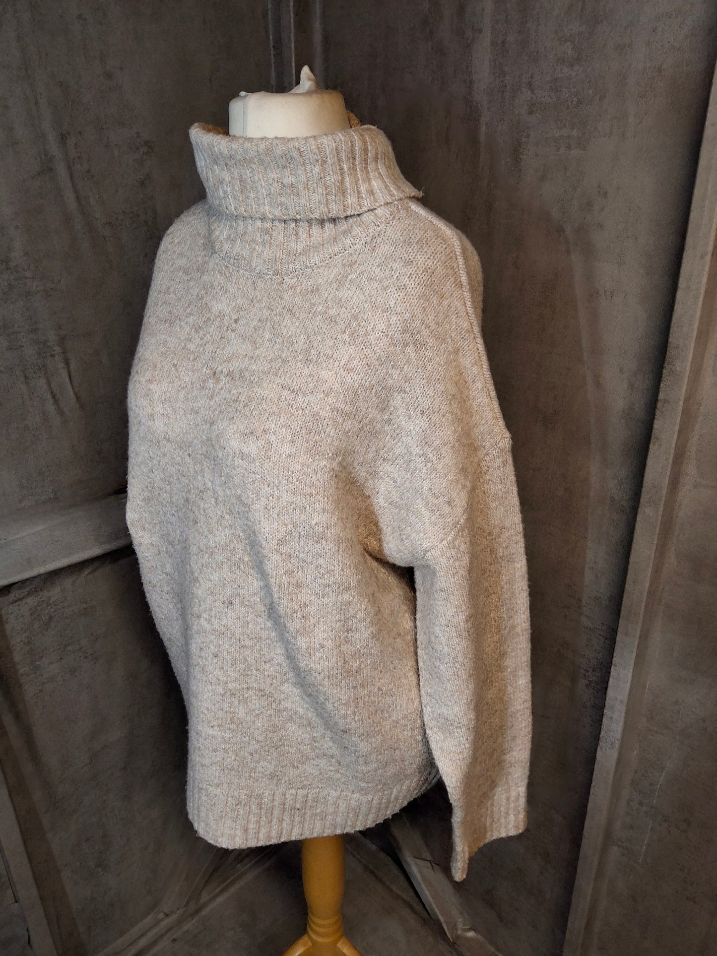Matalan Cream Oversized Turtleneck Jumper – Size L (size 14/16), Knit Polyester & Acrylic