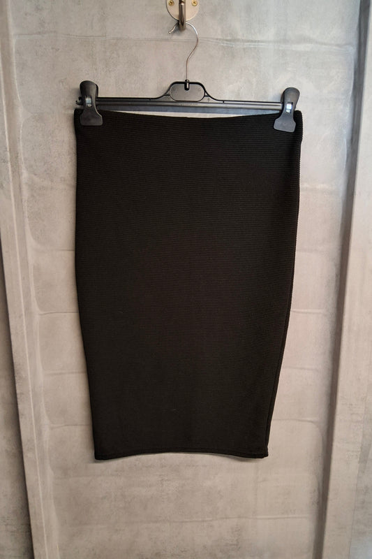 Primark Black Ribbed Bodycon Skirt – Size 10 – Elasticated Waist – Knee Length
