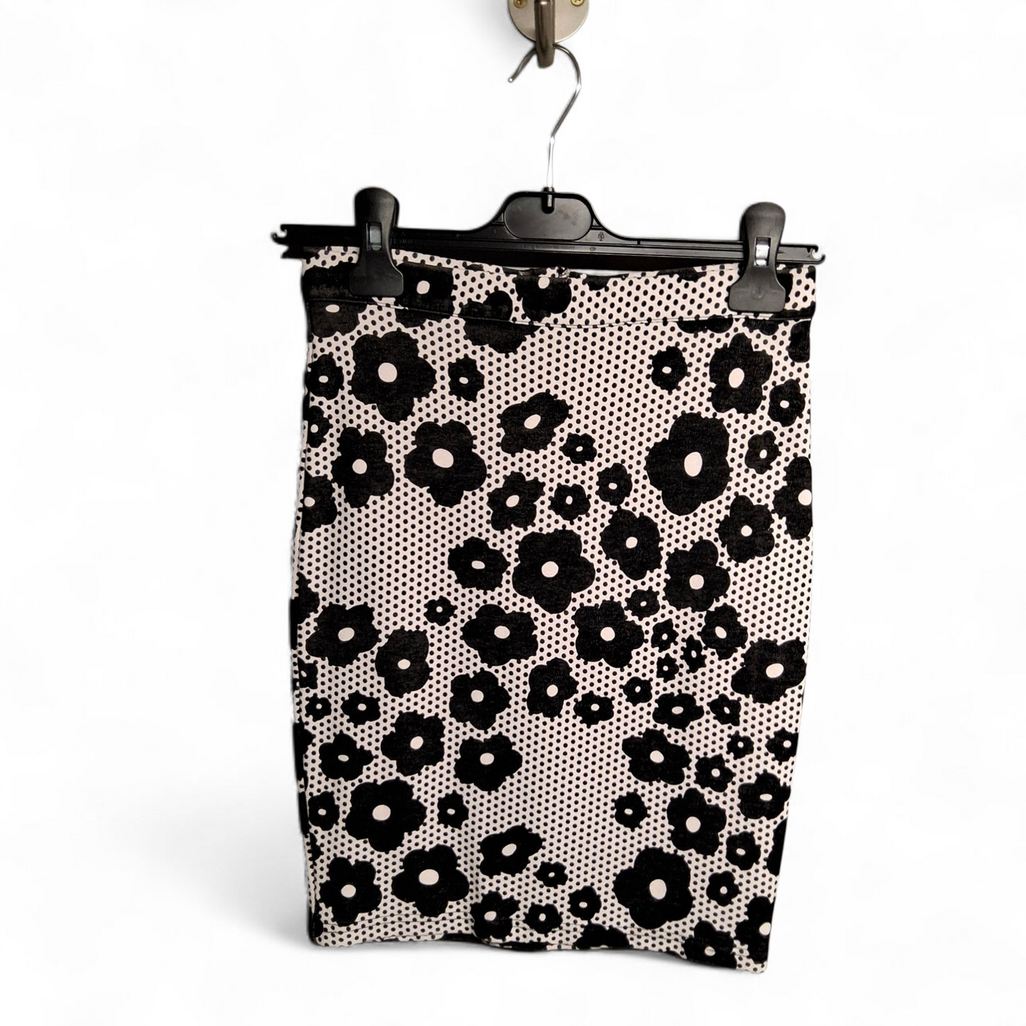 Topshop Black & White Floral Velvet Mini Skirt – Size 8 – Bodycon Style