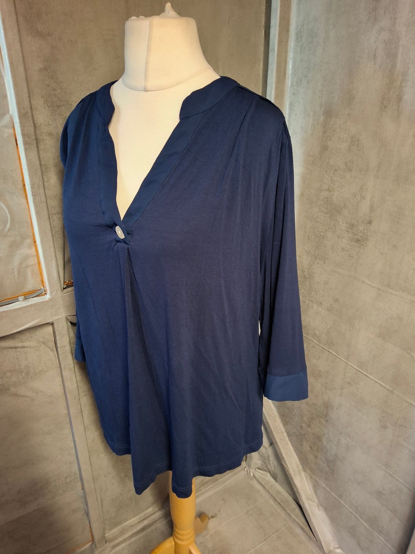 Bonmarché Navy Blue V-Neck Top – Size 24 – 3/4 Sleeves