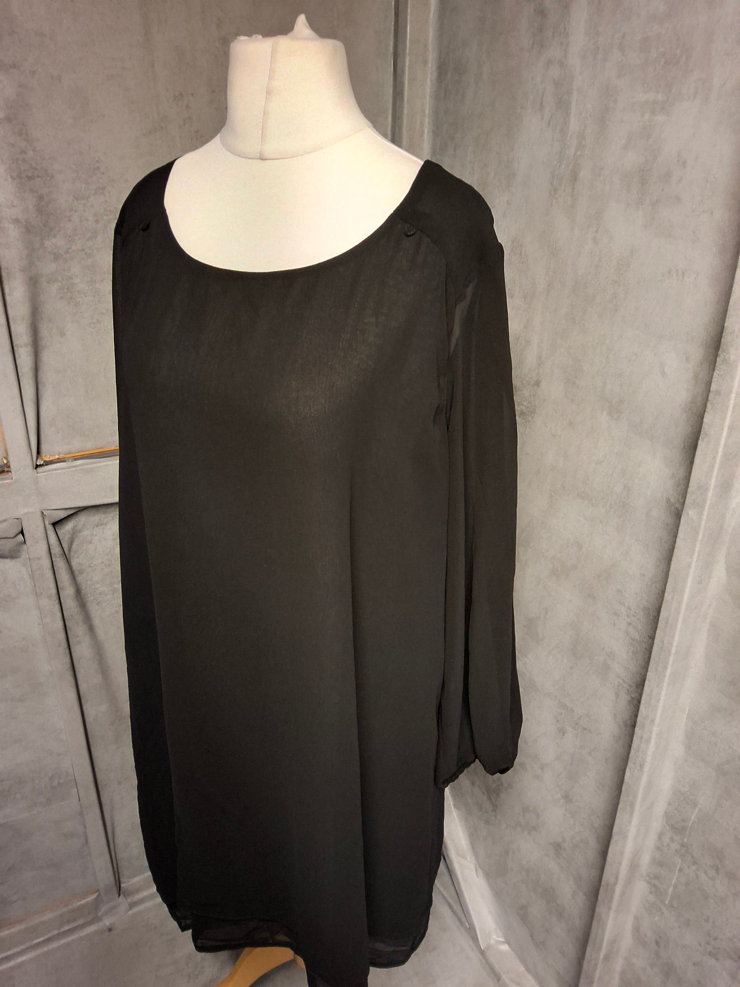 Yours Black Sheer Sleeve Layered Dress – Size 22 – Knee Length Chic