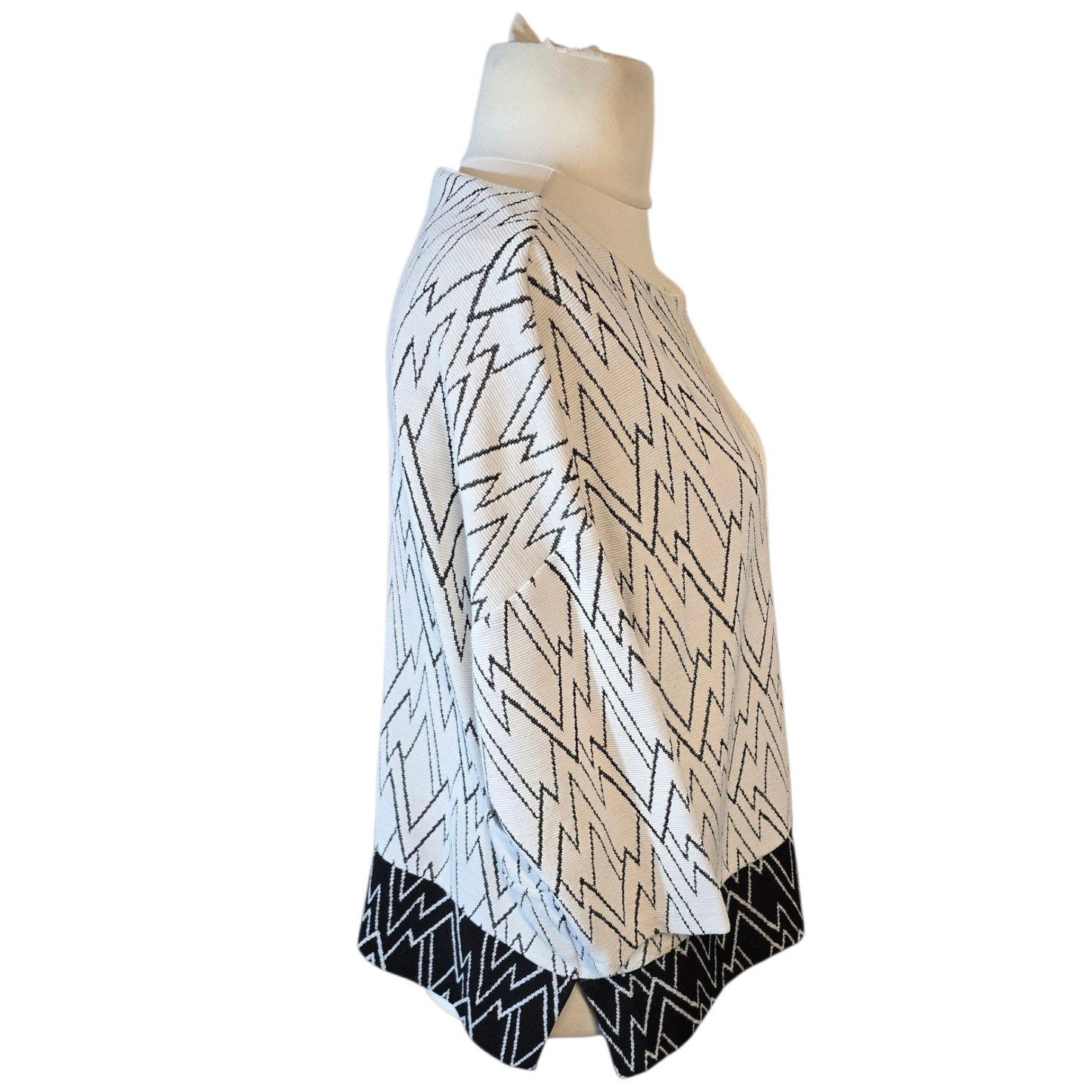Great Plains White & Black Patterned 3/4 Sleeve Oversized Jumper – Size M (UK size 12)