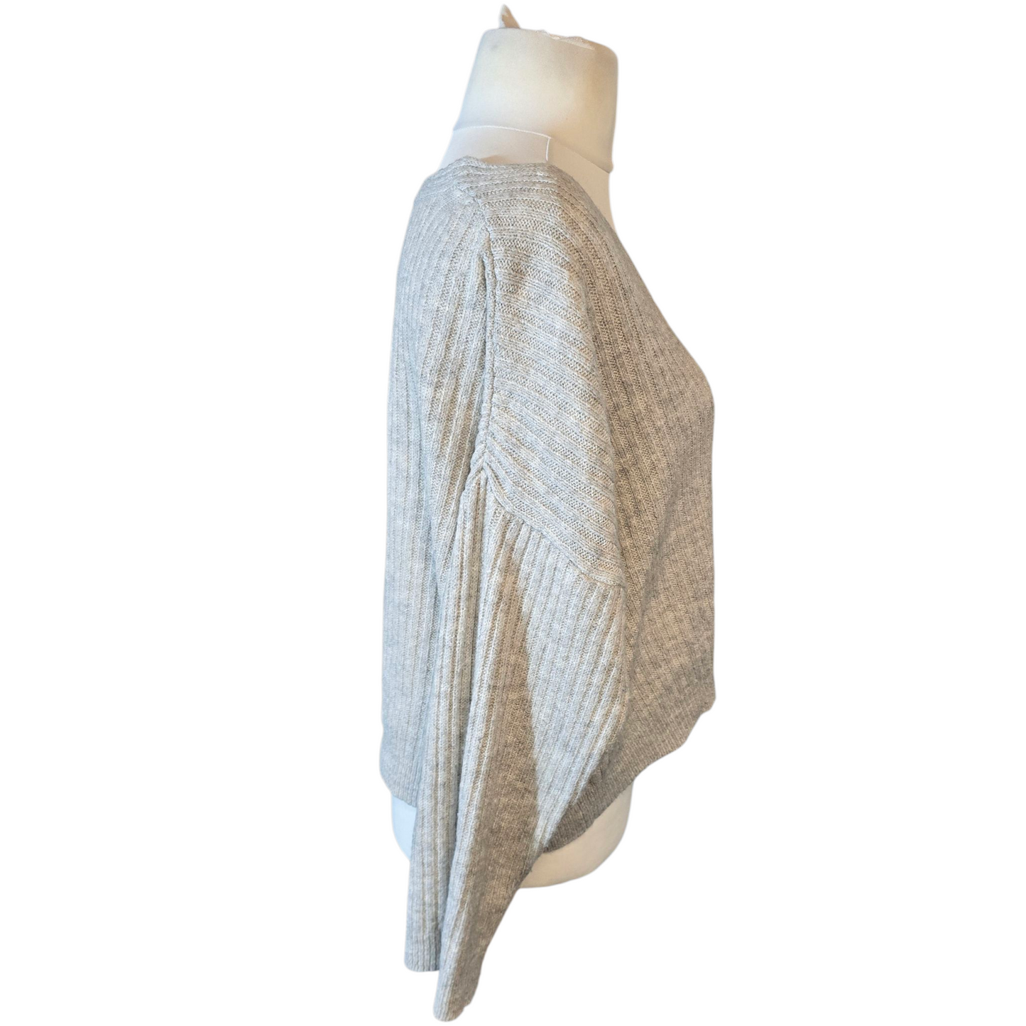 New Look Grey Cropped Oversized V-Neck Jumper – Size M (UK size 12/14 Oversized Fit)