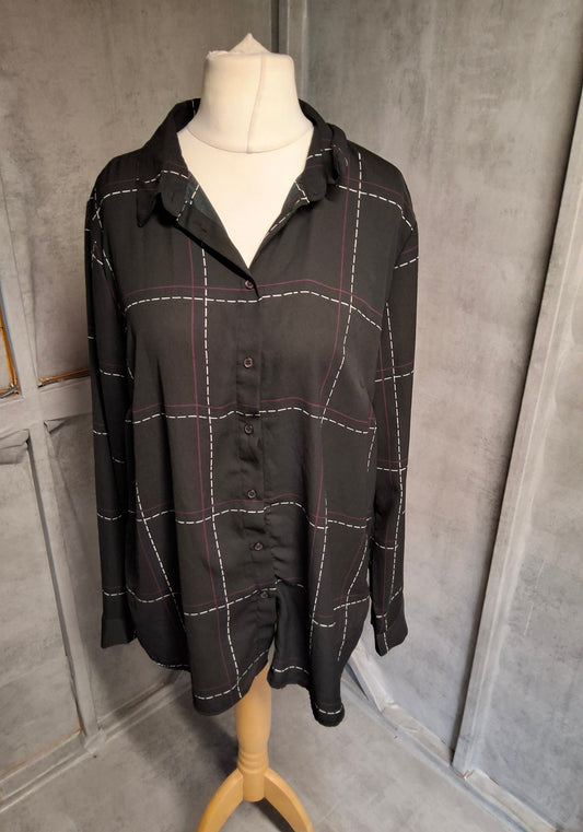 Peacocks Black Checked Long Sleeve Blouse – Size 18 – Relaxed Fit
