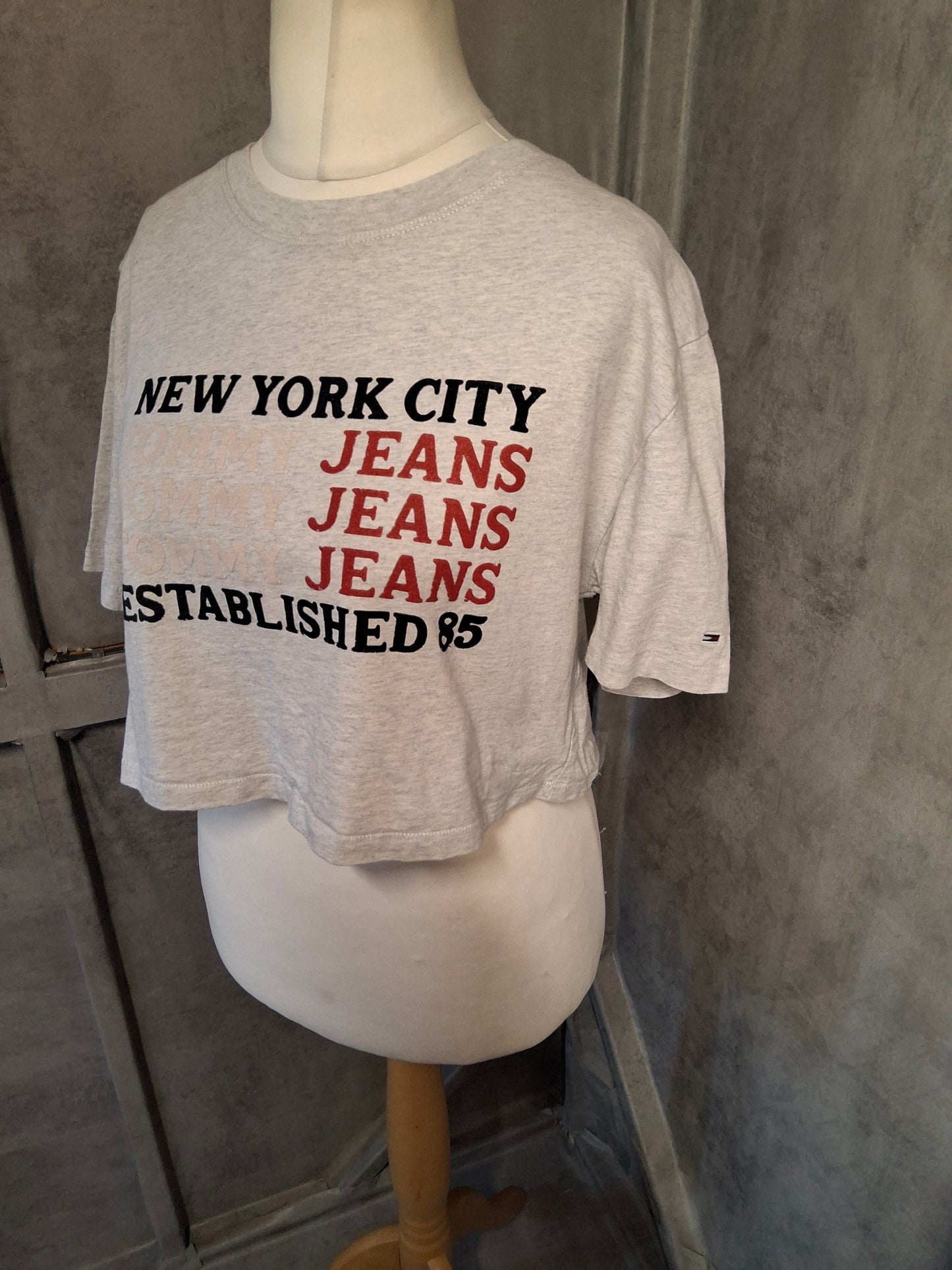 Tommy Jeans NYC Logo Crop Top – Size L (Fits UK size 12)