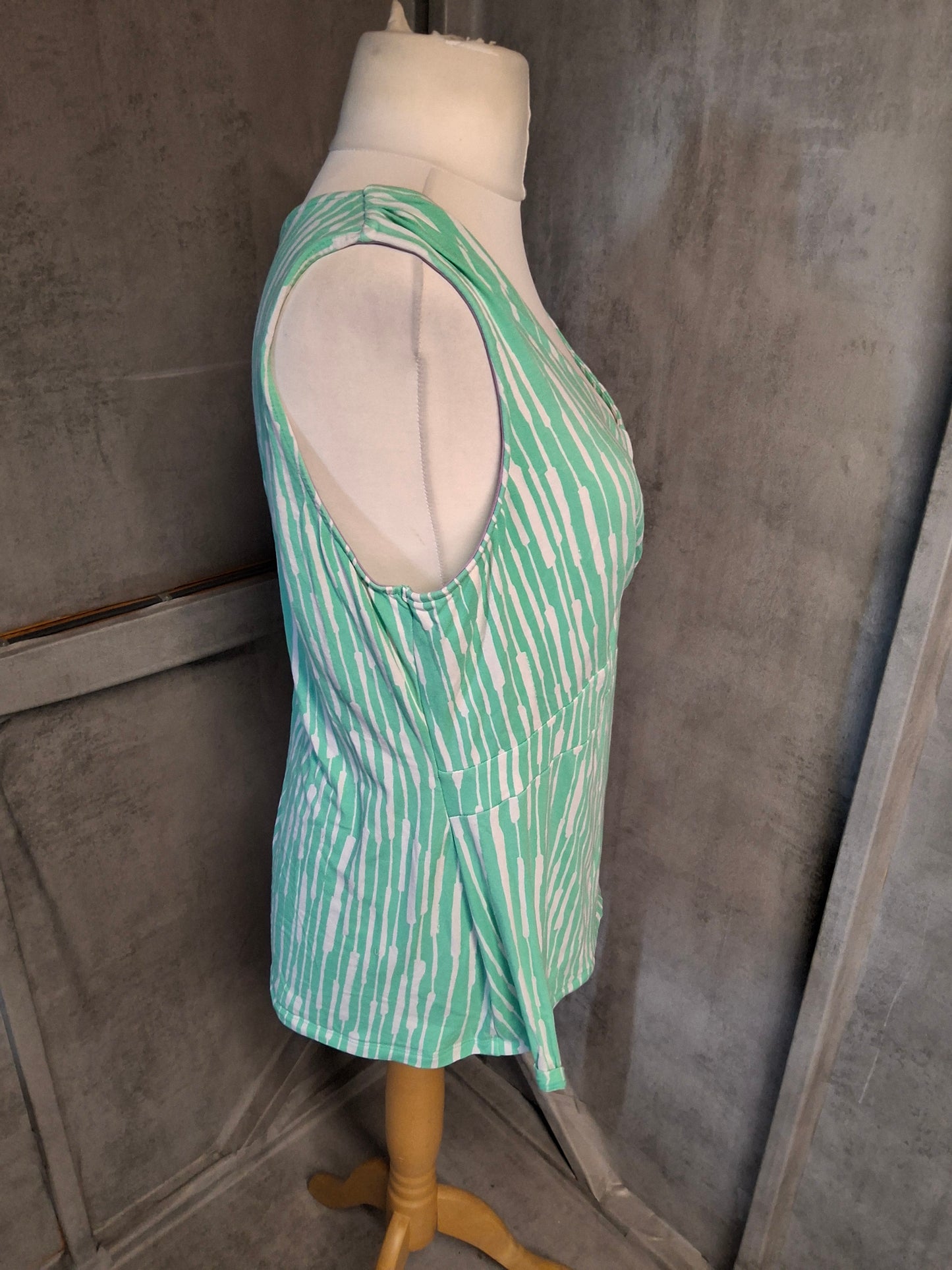 Boden Green & White Sleeveless Top – Size 22 – Lightweight Viscose