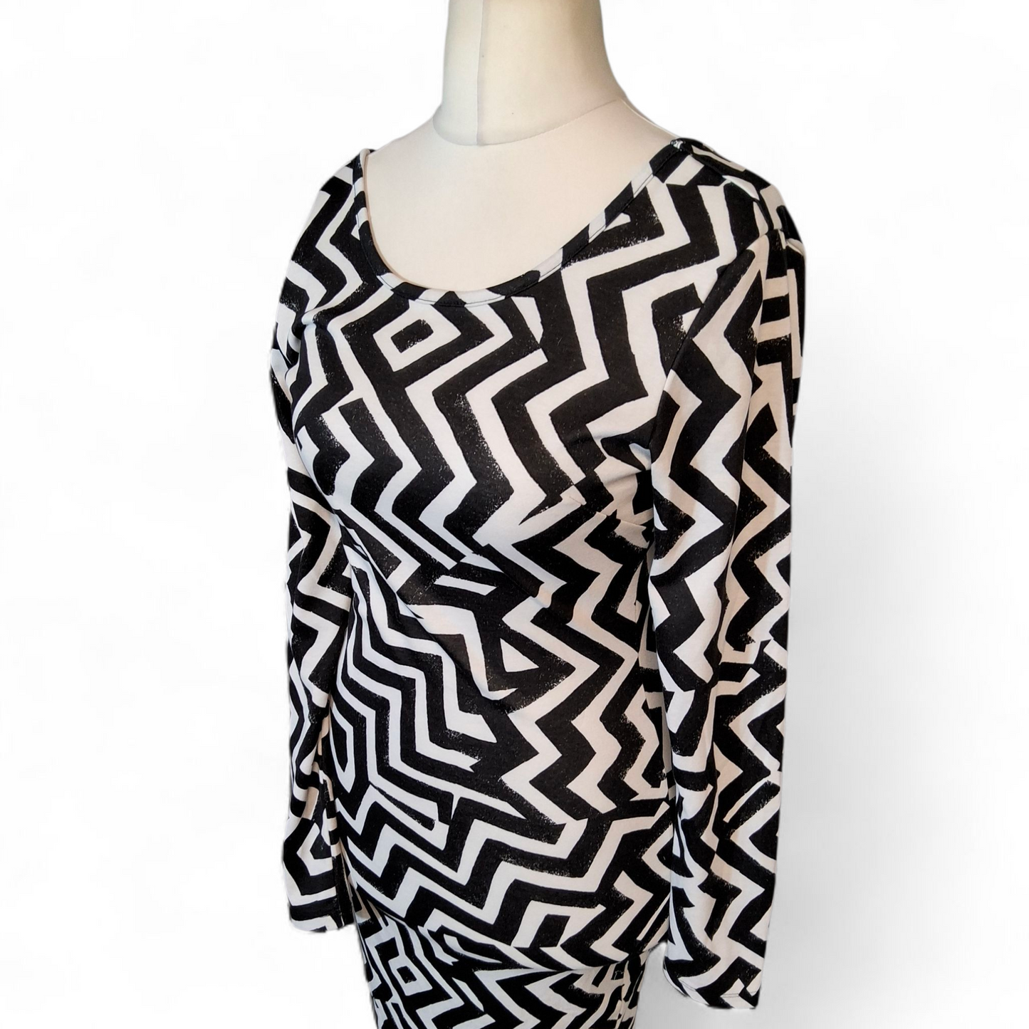 H&M Black & White Zigzag Bodycon Dress – Size S (UK size 8/10) – Mini to Knee Length
