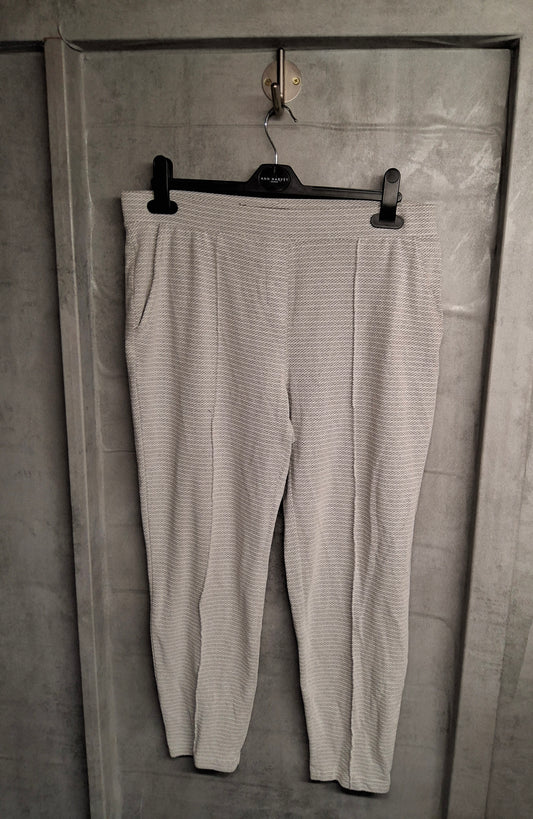 Next Light Grey Tapered Skinny Trousers – Size 10 – Elastic Waist & Pockets