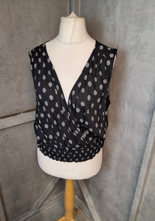 George Black & White Sleeveless V-Neck Top | Size 14 | NWT | Flattering Elasticated Fit
