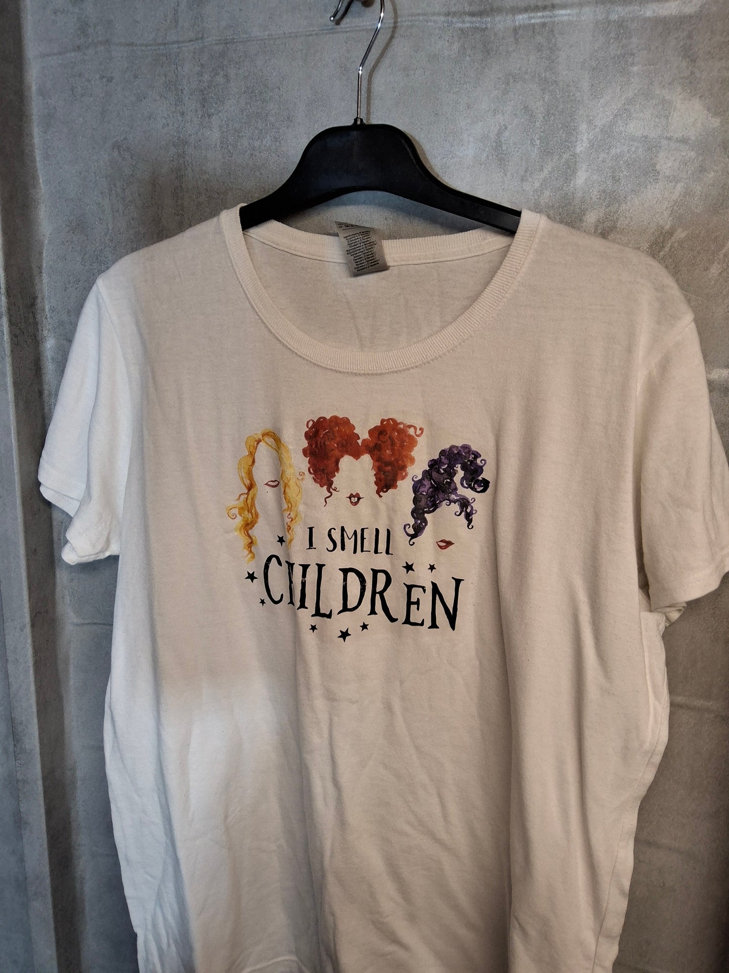 Gildan White Halloween T-Shirt – Size L (size 14/16) – Cotton