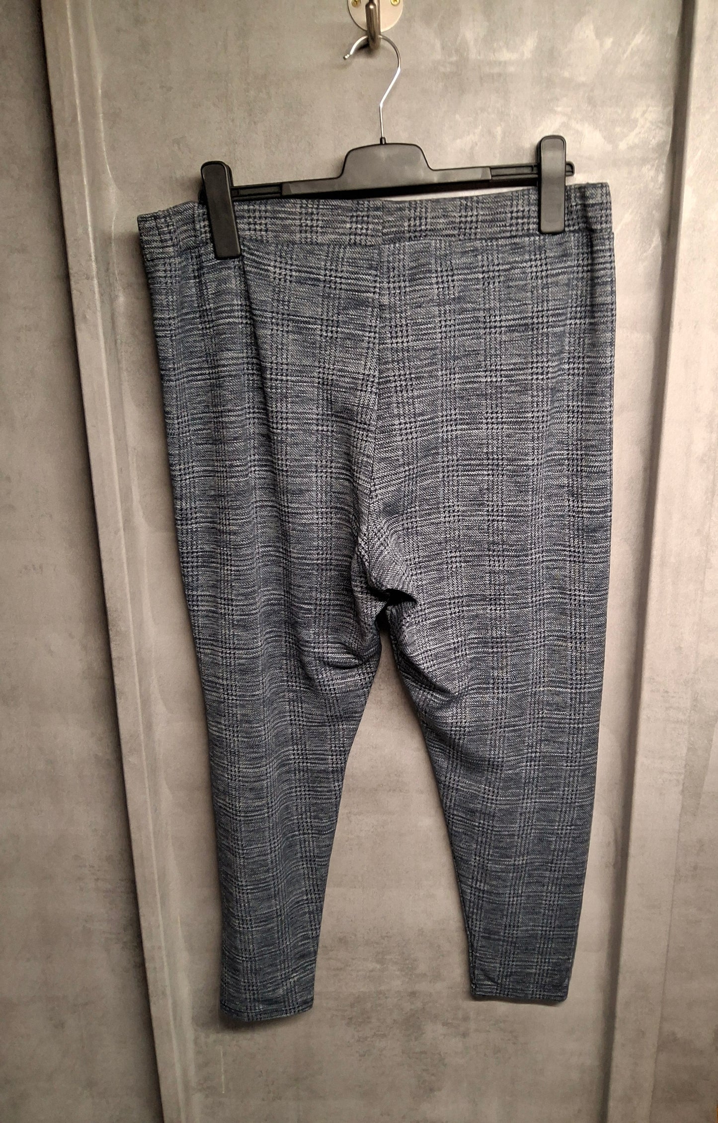 Tu Navy & Grey Checked Skinny Leg Leggings – Size 18