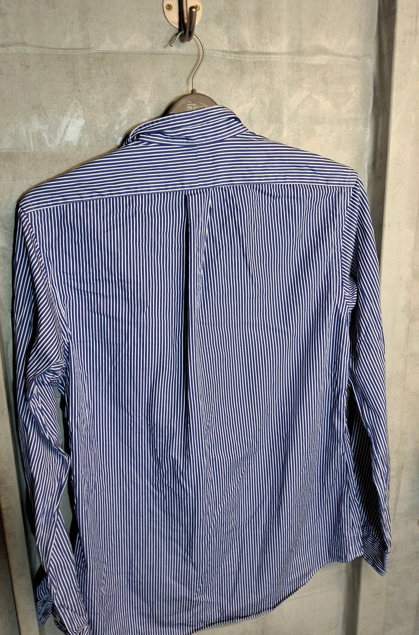Ralph Lauren Polo Men’s Custom Fit Shirt – Blue & White Pinstripe – Size M – 100% Cotton