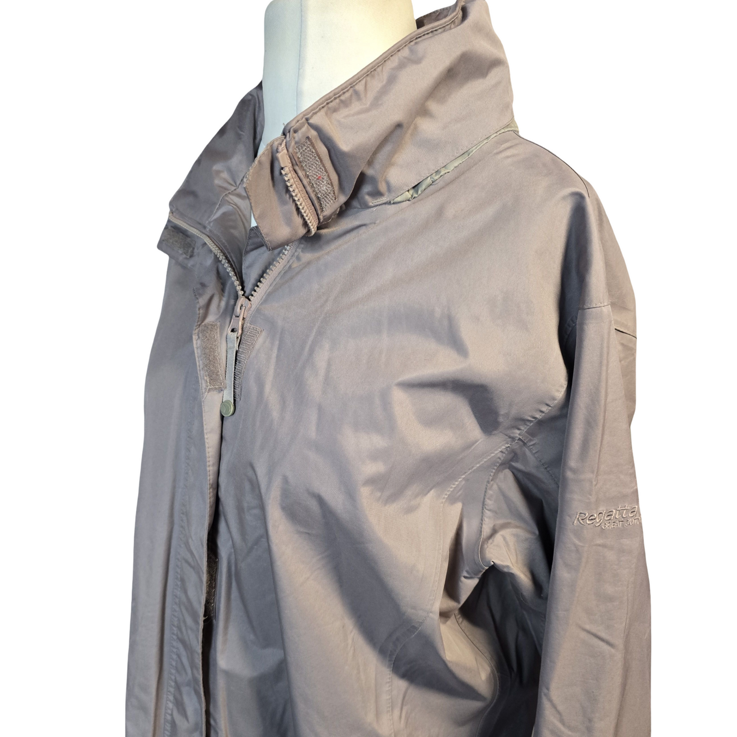Regatta Beige Waterproof Hydrafort Jacket – Size 18 – Foldaway Hood