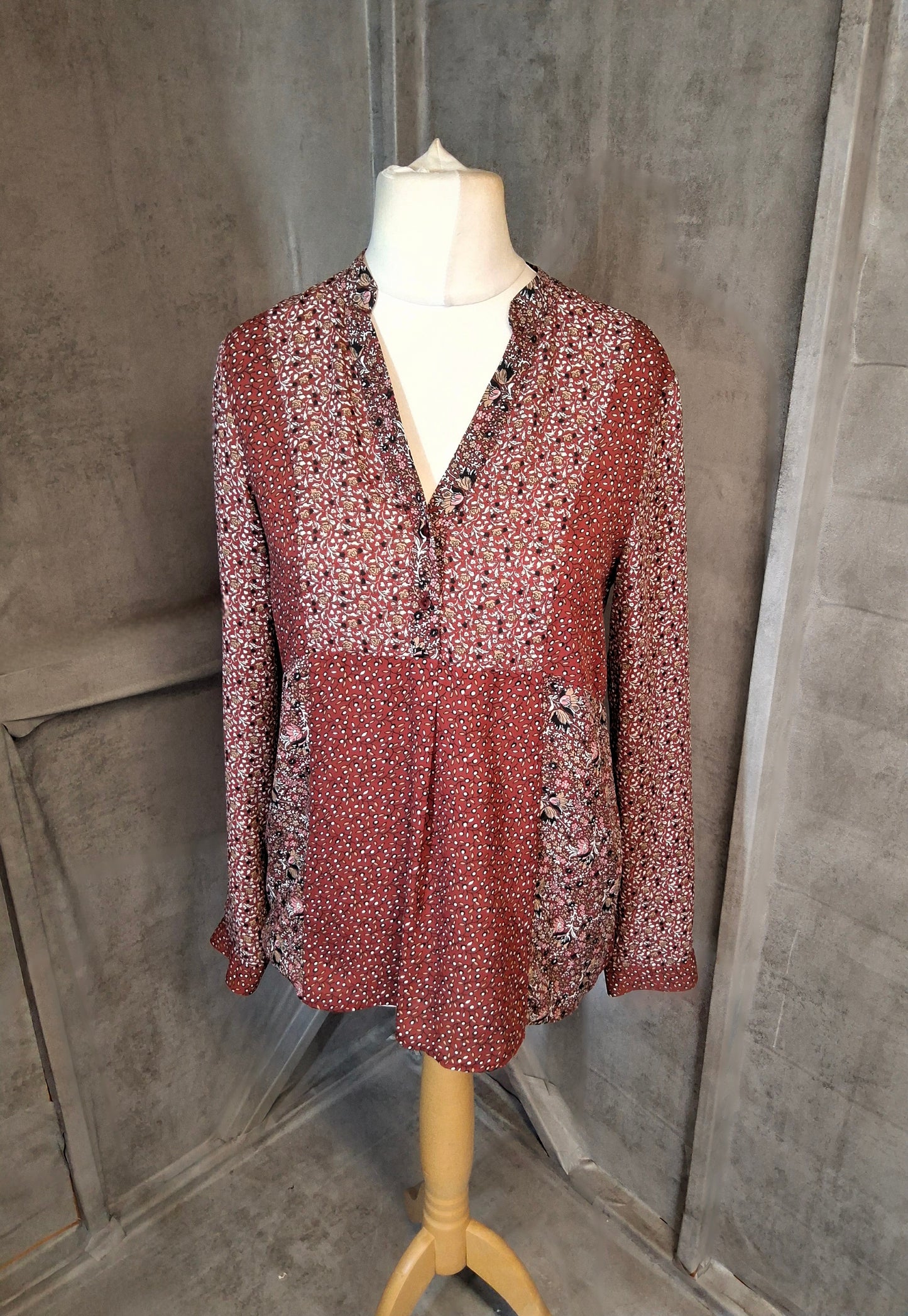 Zara Burgundy Red Floral Patchwork Blouse – Size M (UK 10/12) – 100% Polyester