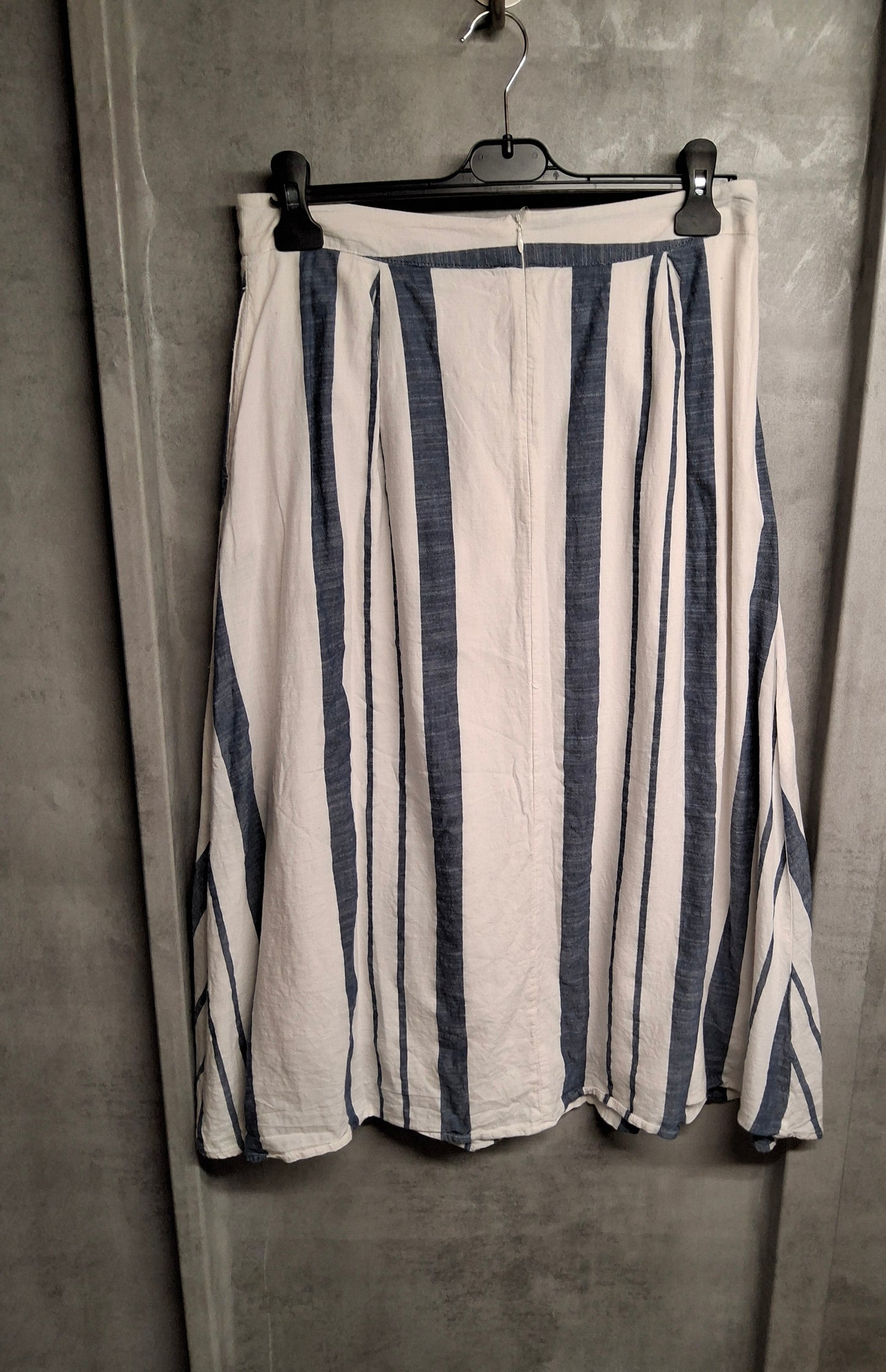 F&F White & Blue Striped Cotton Midi Skirt – Size 12 – Flared Fit with Pockets – Summer Style