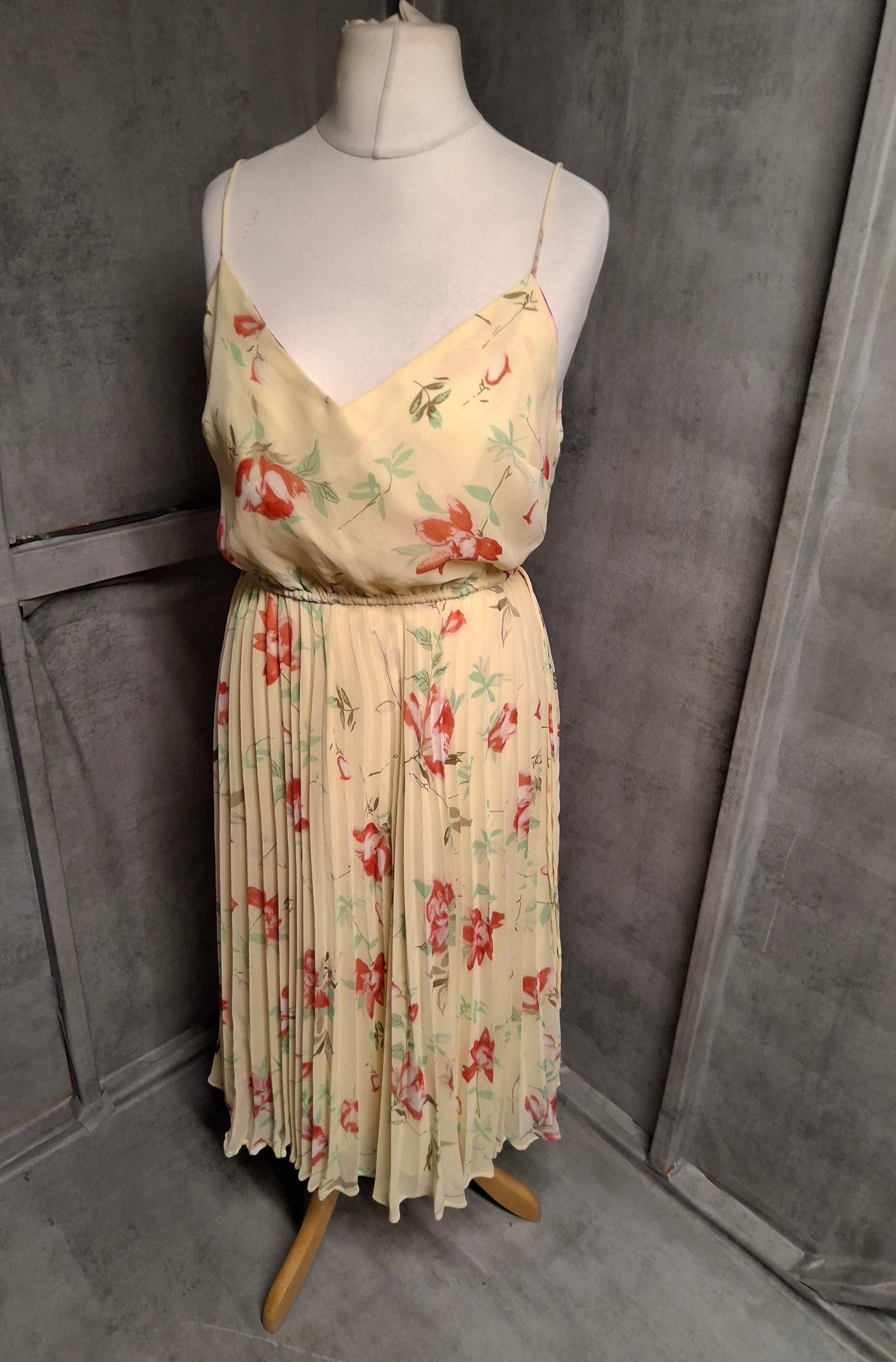 ASOS Yellow Floral Pleated Midi Dress | Size 12 | Garden Party Approved