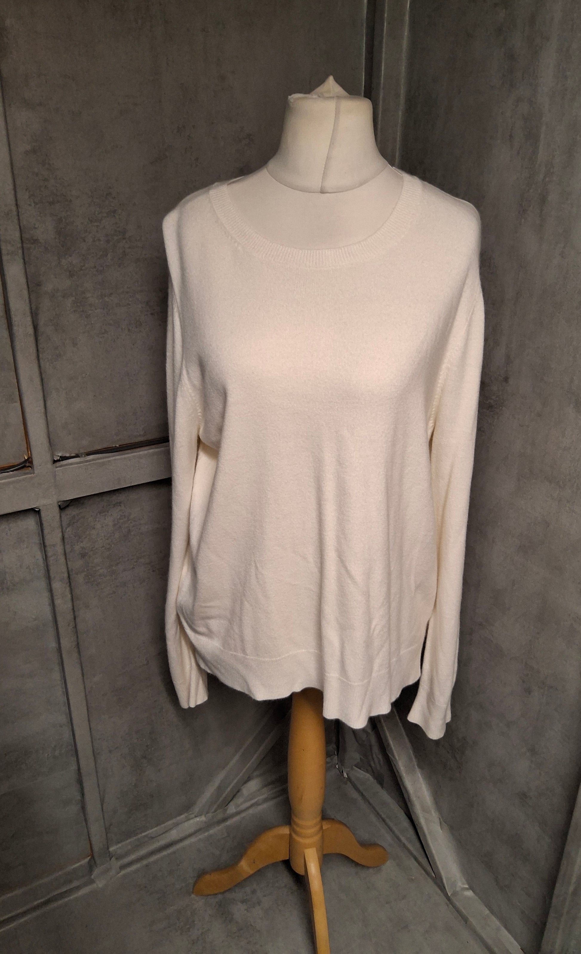 Marks & Spencer Cream Knit Jumper – Size 20, New with Tags