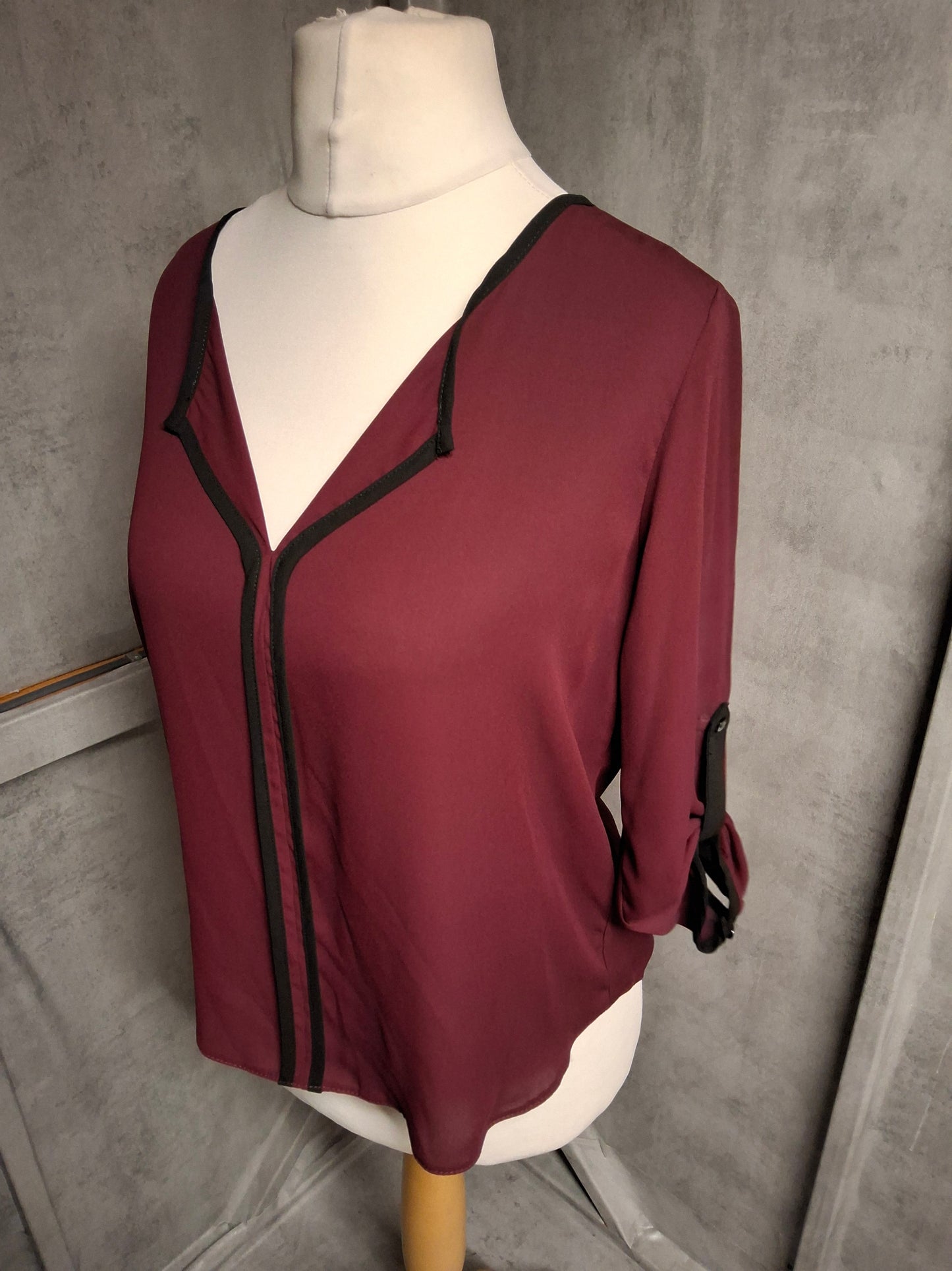 Dorothy Perkins Petite Burgundy Sheer V-Neck Blouse – Size 12 – BNWT
