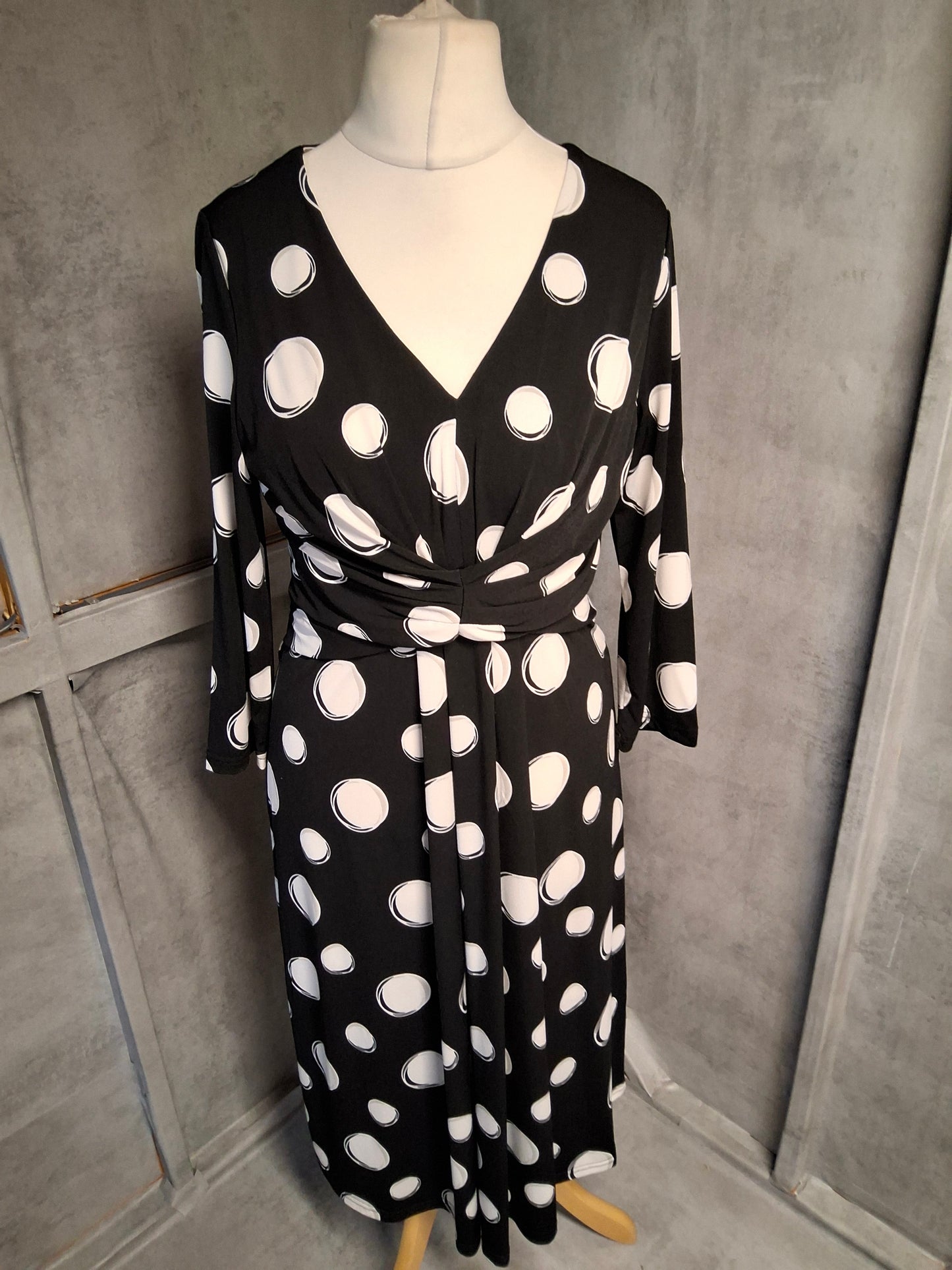 Roman Black & White Polka Dot Midi Dress – Size 12 – V-Neck – Bodycon Fit – Stretchy
