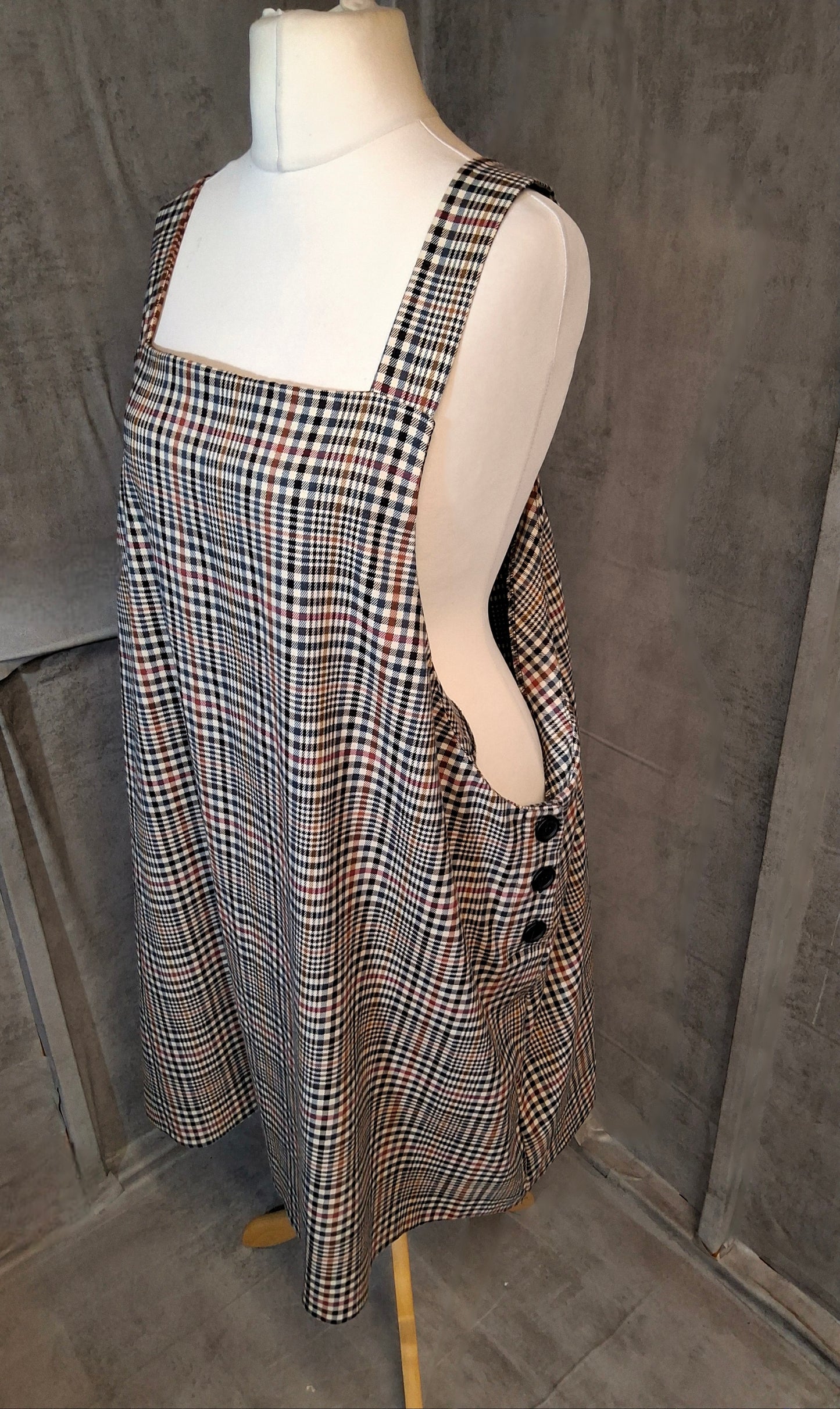 New Look Beige & Brown Checked Pinafore Dress – Size 26 – NWT