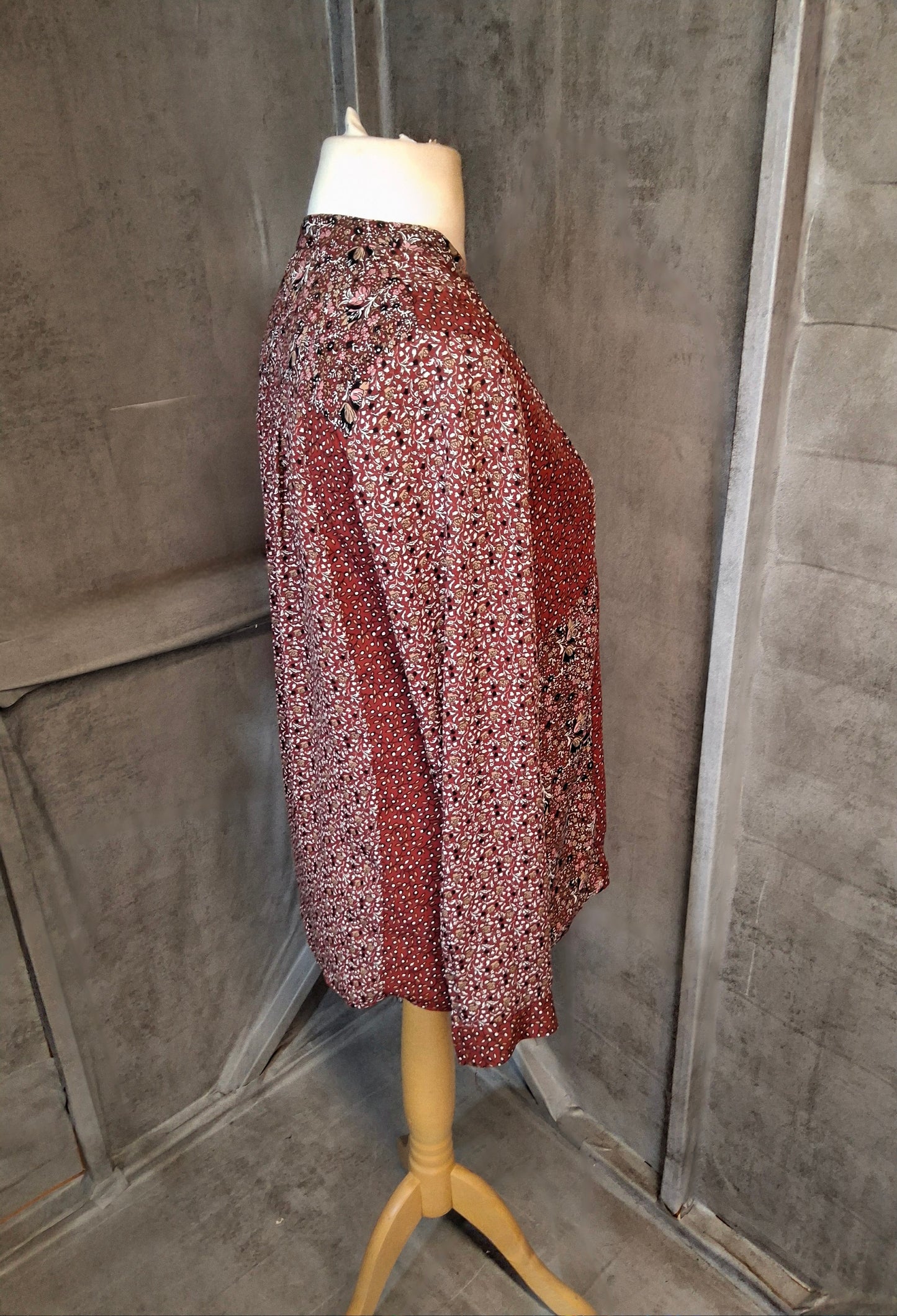 Zara Burgundy Red Floral Patchwork Blouse – Size M (UK size 10/12) – 100% Polyester
