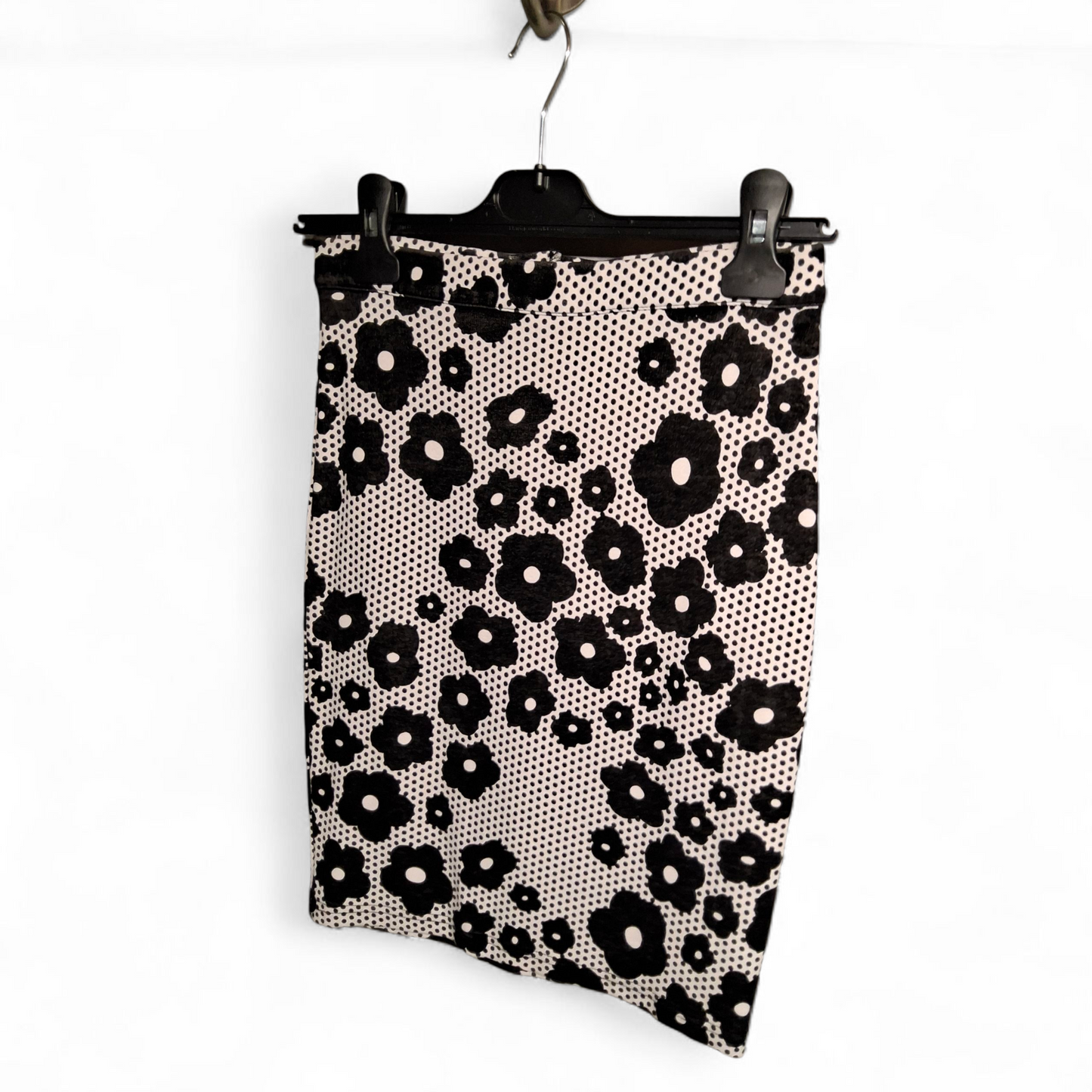 Topshop Black & White Floral Velvet Mini Skirt – Size 8 – Bodycon Style